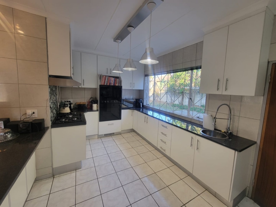 5 Bedroom Property for Sale in Suidrand Free State